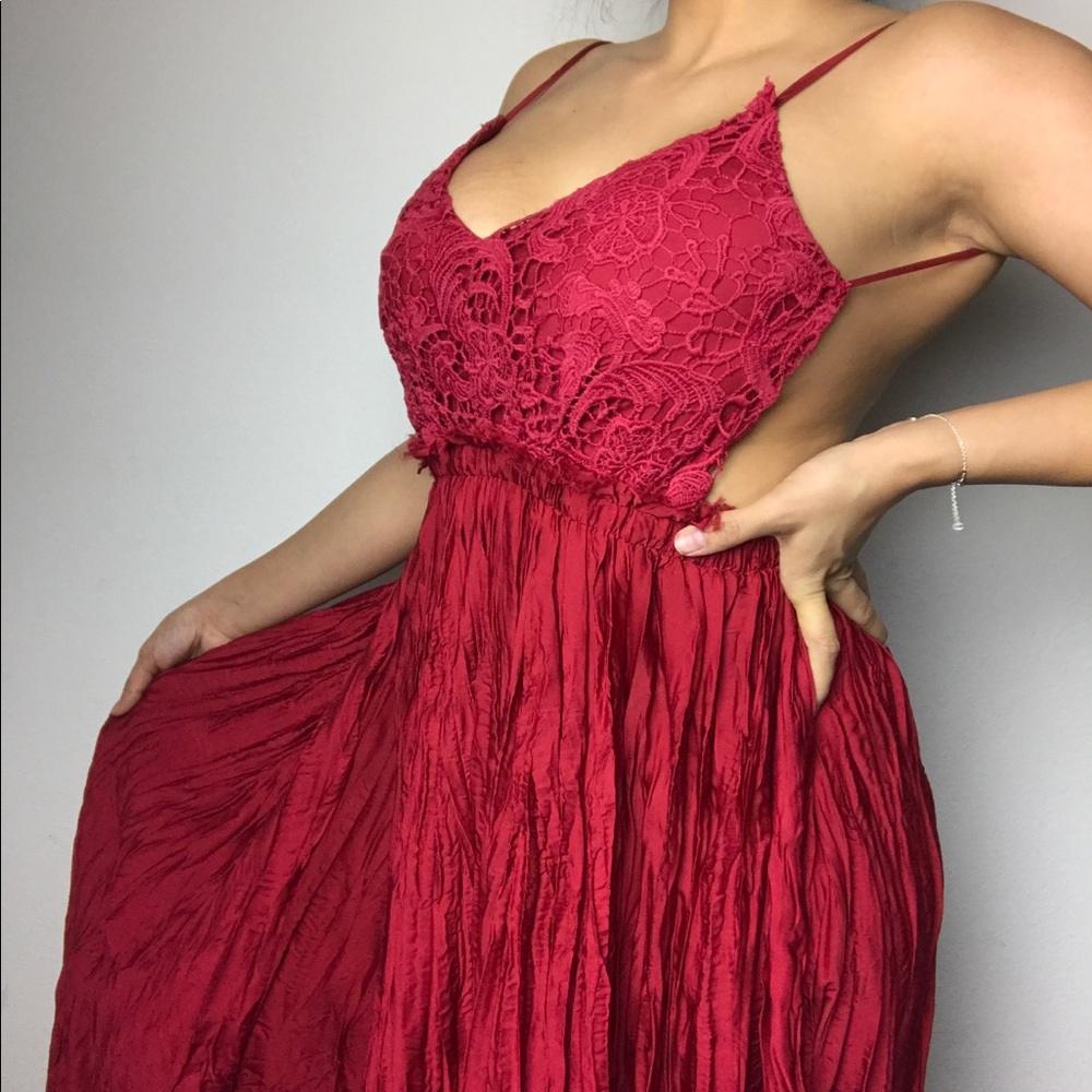 Long dreamy backless red dress